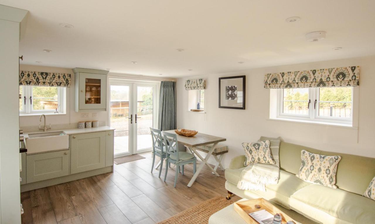 Finwood Green Farm Holiday Cottages-The Calf Shed And The Milk Parlour Henley-in-Arden Екстериор снимка