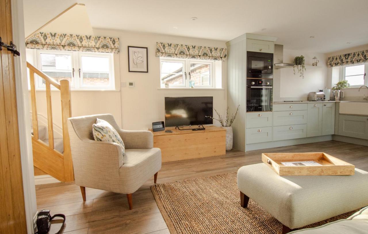 Finwood Green Farm Holiday Cottages-The Calf Shed And The Milk Parlour Henley-in-Arden Екстериор снимка